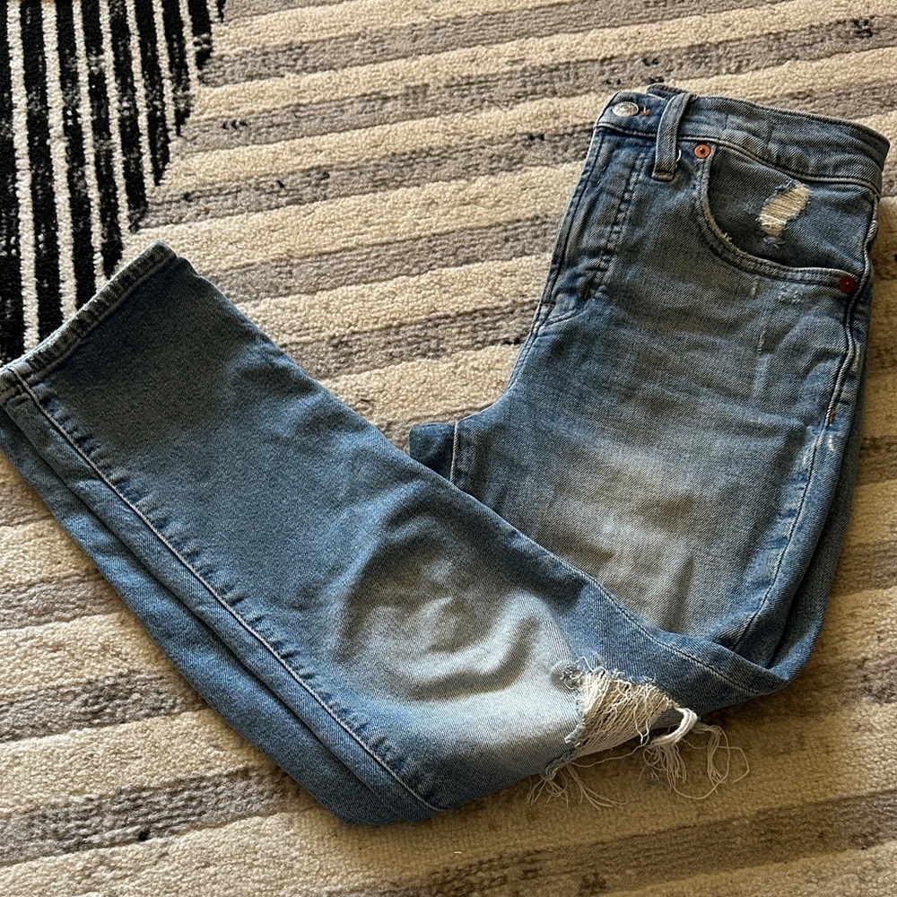 Madewell sz259 Blue Distressed Jeans